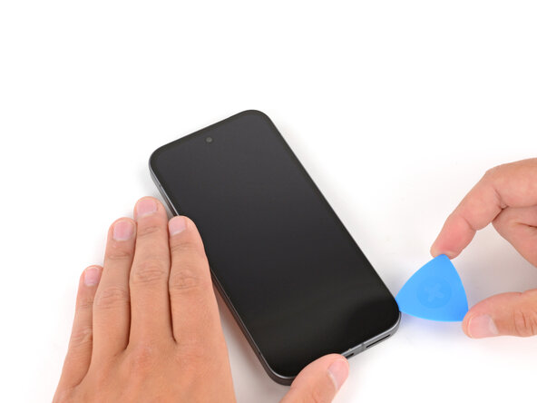 Google Pixel 9a Screen Replacement, Separate the right edge adhesive: crwdns2935265:010crwdnd2935265:03crwdnd2935265:03crwdne2935265:0