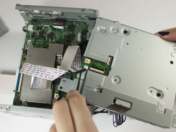 JVC KW-V820BT Driver Side Panel Removal and Replacement: crwdns2935265:09crwdnd2935265:03crwdnd2935265:03crwdne2935265:0