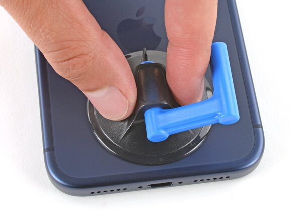 iPhone 17 Pro Back Glass Replacement, Apply a suction handle: crwdns2935265:05crwdnd2935265:01crwdnd2935265:02crwdne2935265:0
