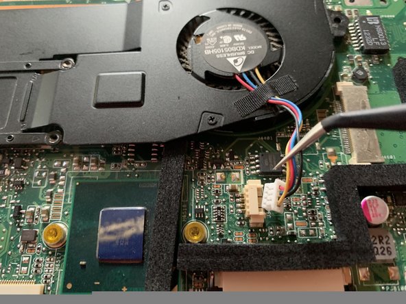 Asus VivoBook S200E-RHI3T73 Keyboard Replacement: step 3, image 3 of 3