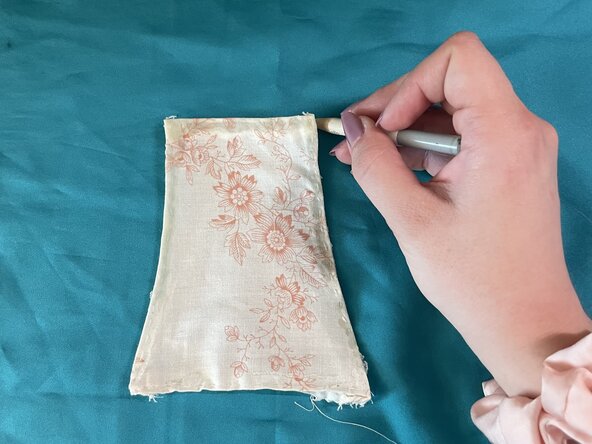 How to Create and Replace a Lampshade: crwdns2935265:04crwdnd2935265:01crwdnd2935265:03crwdne2935265:0