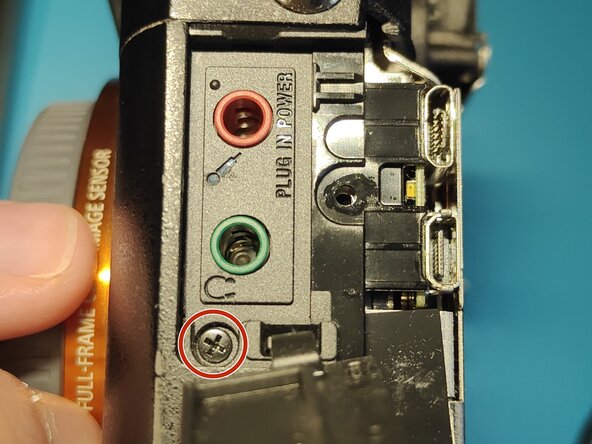 Sony A7 II Top Flex Cable replacement, Removing metal bracket 2: crwdns2935265:015crwdnd2935265:02crwdnd2935265:03crwdne2935265:0