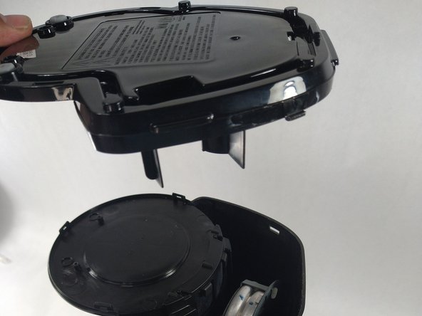 Black and Decker CM0700BZ Water Piping Replacement: crwdns2935265:08crwdnd2935265:03crwdnd2935265:03crwdne2935265:0