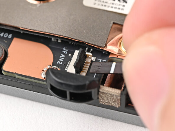 Framework Laptop 16 Graphics Module Fan Replacement, Connect the fan: paso 21, imagen 1 de 3