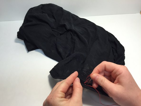 How to Fix a Ripped Shirt Hem: crwdns2935265:07crwdnd2935265:02crwdnd2935265:03crwdne2935265:0