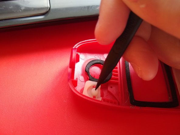 Nokia 5165 Front Cover Replacement, Prepping The New Cover: crwdns2935265:04crwdnd2935265:03crwdnd2935265:03crwdne2935265:0