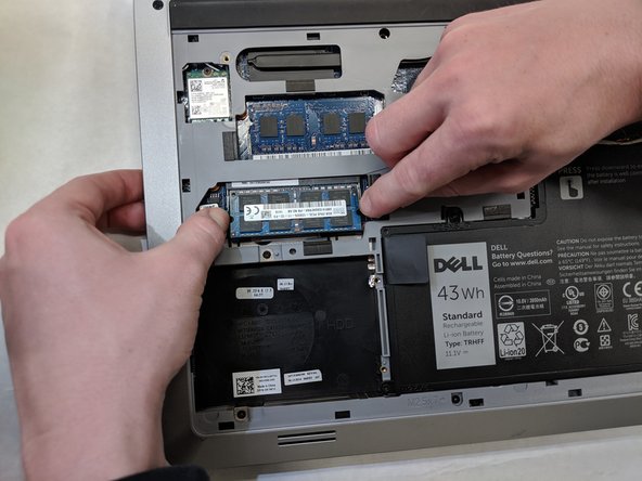 Dell Inspiron 15-5547 RAM Replacement: crwdns2935265:03crwdnd2935265:02crwdnd2935265:03crwdne2935265:0