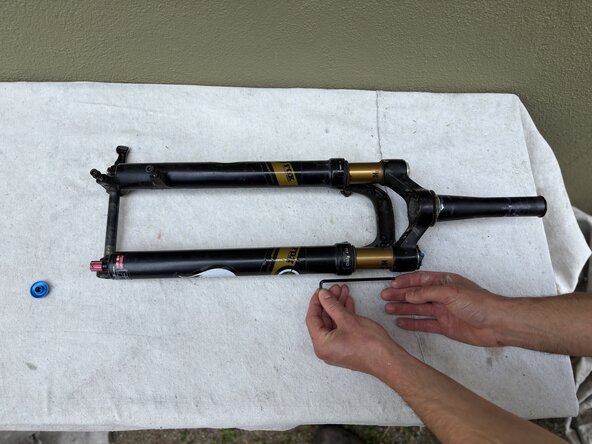 Fox32 Mountain Bike Front Air Suspension Fork Seal and Oil Replacement: étape 22, image 3 de 3