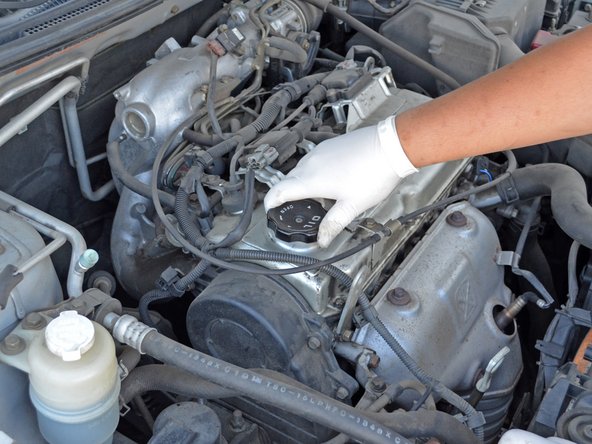 2002-2007 Mitsubishi Lancer Oil Change (2.0L I4 DOHC): crwdns2935265:014crwdnd2935265:02crwdnd2935265:02crwdne2935265:0