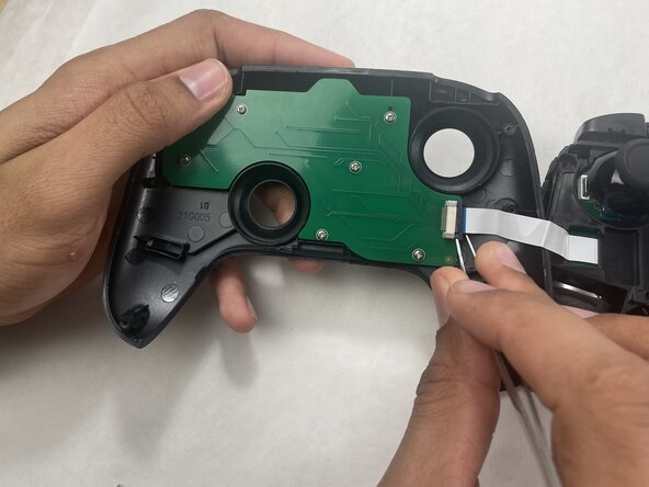 8BitDo Ultimate Wireless Battery Replacement: étape 4, image 3 de 3