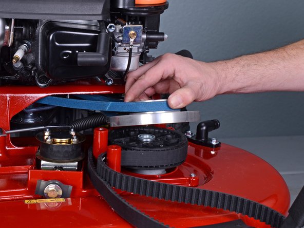 Toro Walk Behind Mowers 21199HD 2018 Right Spindle Replacement: crwdns2935265:022crwdnd2935265:02crwdnd2935265:03crwdne2935265:0