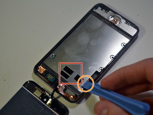 iPod Touch 4th Generation 30 Pin Dock Connector Replacement: crwdns2935265:07crwdnd2935265:03crwdnd2935265:03crwdne2935265:0