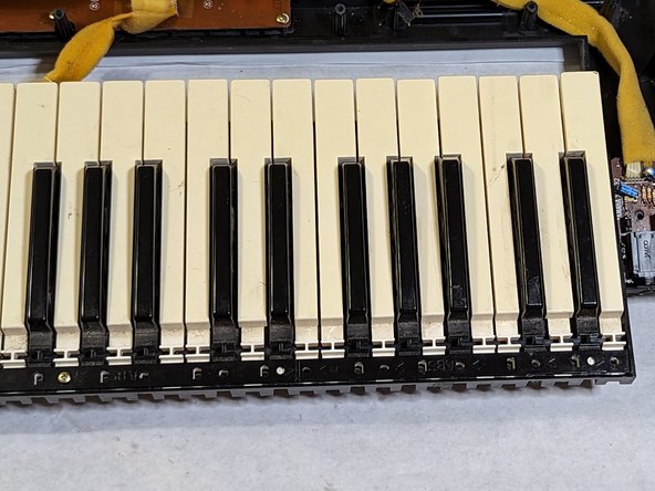How to Replace the Keys on a Yamaha PSR-330 Piano Keyboard: step 11, image 3 of 3