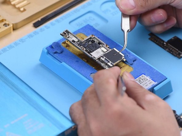 iPhone X Wireless Charging IC Replacement