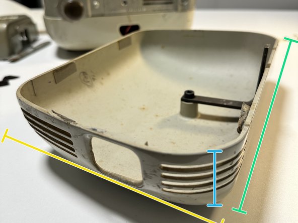Zeiss Ikon Movielux Compact Projector Teardown, Opening up the other side: crwdns2935265:014crwdnd2935265:03crwdnd2935265:03crwdne2935265:0