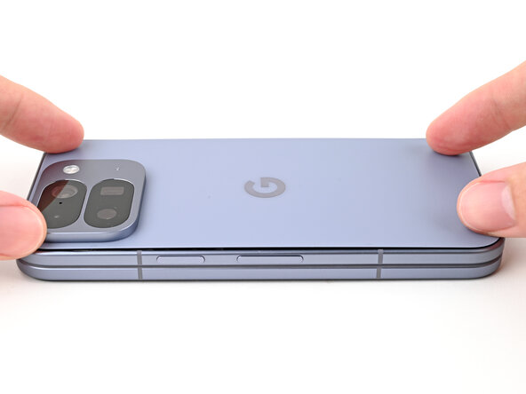 Google Pixel 10 Pro Fold Inner Screen Assembly Replacement: 步骤 193 中的图像 1，2