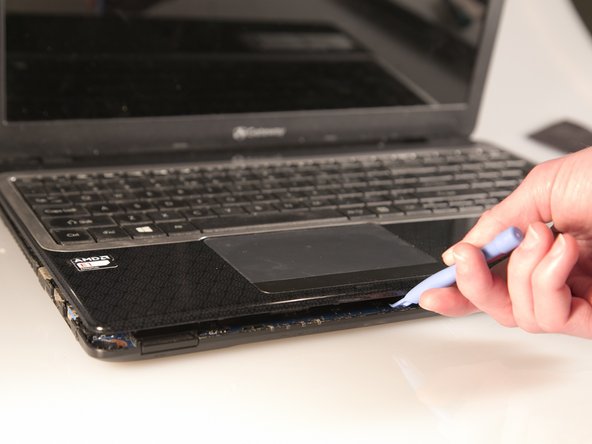 Gateway NE52203u USB Port Replacement: crwdns2935265:06crwdnd2935265:02crwdnd2935265:02crwdne2935265:0