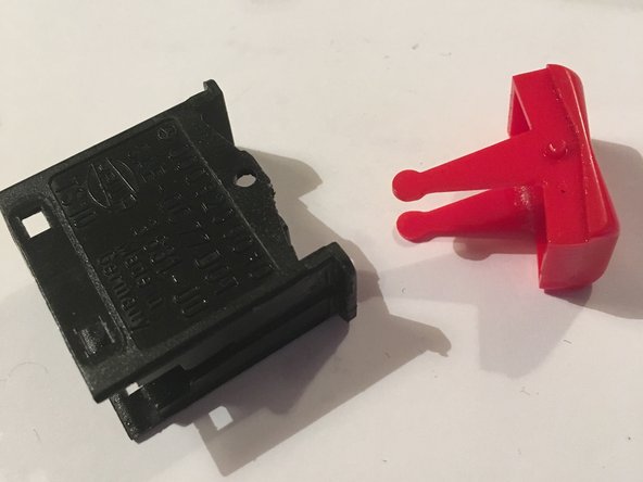 Mercedes W123 Hazard Swich Disassembly: crwdns2935265:05crwdnd2935265:02crwdnd2935265:02crwdne2935265:0