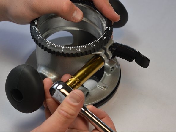 Porter Cable 690LR Base Latch Replacement, Base Latch: crwdns2935265:03crwdnd2935265:02crwdnd2935265:02crwdne2935265:0