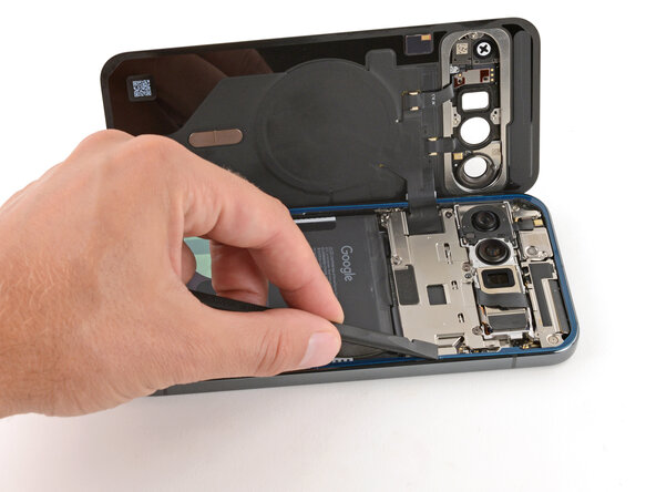 Google Pixel 10 Pro XL USB‑C Board Replacement, Secure the adhesive: 51 단계, 이미지 3개 중 2개