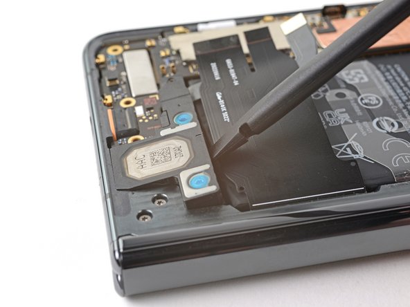Google Pixel Fold Bottom Speaker Replacement, Remove the bottom speaker: crwdns2935265:033crwdnd2935265:02crwdnd2935265:03crwdne2935265:0