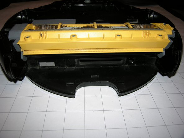 Samsung NaviBot SR8981 (VCR8981L3B-XEG) Disassembly, Remove cover of cleaning brush: step 3, image 2 of 3
