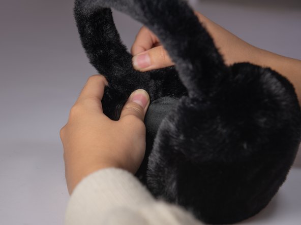 How To Fix Torn Winter Earmuffs: crwdns2935265:09crwdnd2935265:02crwdnd2935265:02crwdne2935265:0