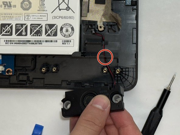 Samsung Notebook 5 NP530E5M Internal Speaker Replacement: crwdns2935265:010crwdnd2935265:03crwdnd2935265:03crwdne2935265:0