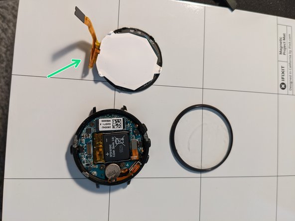 Pebble Time Round Teardown, Separate the screens: step 4, image 3 of 3