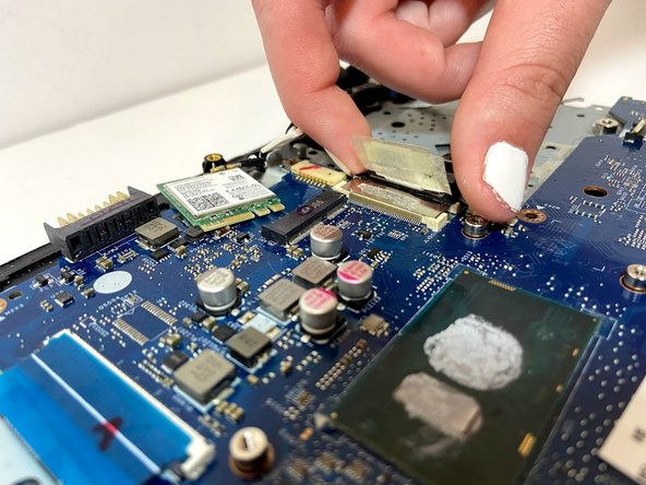 HP 15-ay114cy Motherboard Replacement, Remove the Audio/USB Board: crwdns2935265:015crwdnd2935265:02crwdnd2935265:03crwdne2935265:0