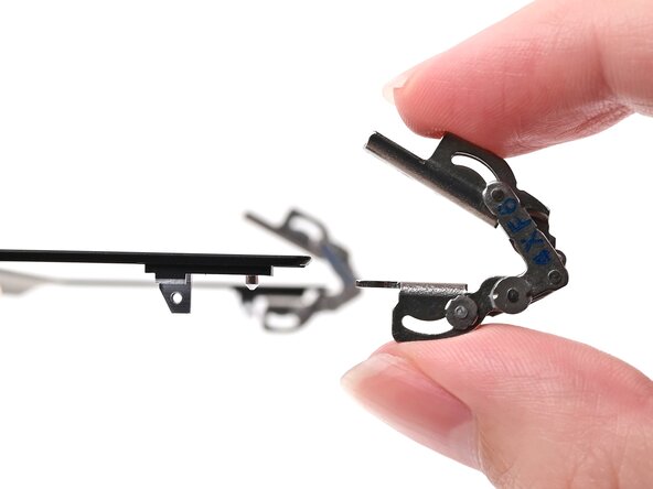 Nintendo Switch 2 Hinges Replacement, Remove the hinges: crwdns2935265:029crwdnd2935265:03crwdnd2935265:03crwdne2935265:0