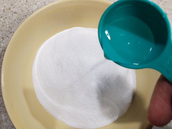 How to Remove a Deodorant Stain From a Shirt: crwdns2935265:04crwdnd2935265:03crwdnd2935265:03crwdne2935265:0