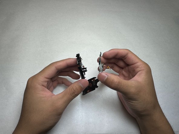 Samsung Galaxy Buds Plus Case Battery Replacement: crwdns2935265:09crwdnd2935265:02crwdnd2935265:02crwdne2935265:0