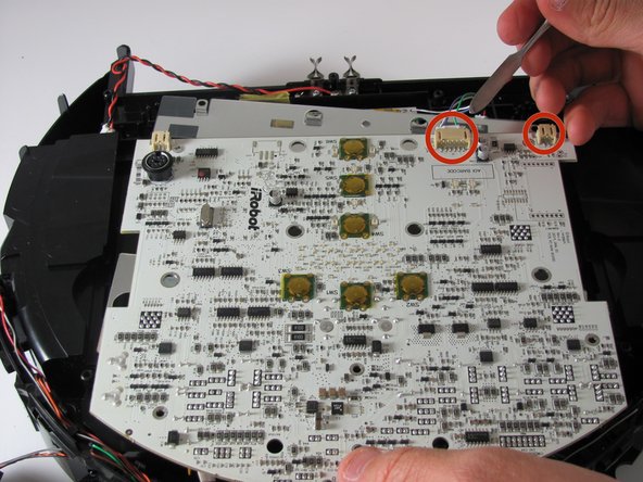 iRobot Roomba 655 Pet Series Cliff Sensors Replacement, Unclipping the Wires: crwdns2935265:013crwdnd2935265:02crwdnd2935265:03crwdne2935265:0