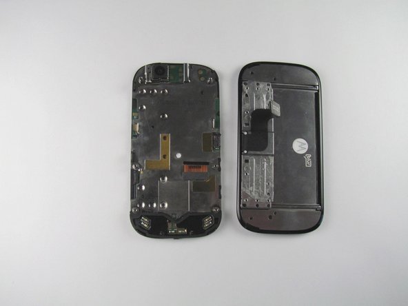 Disassembling Motorola Cliq LCD Shield Plate: crwdns2935265:014crwdnd2935265:03crwdnd2935265:03crwdne2935265:0