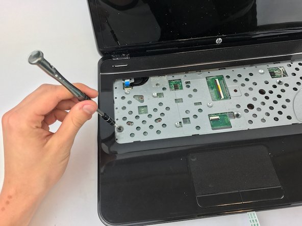 HP Pavilion G7-2235DX Screen Replacement: crwdns2935265:03crwdnd2935265:02crwdnd2935265:02crwdne2935265:0