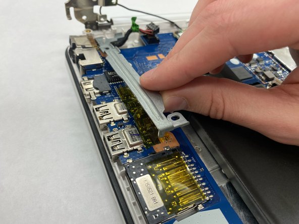 HP Pavilion x360 11-p110nr Charging Port Replacement: Schritt 6, Bild 2 von 3