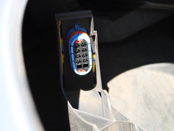 2000 Porsche Boxter Headlight Bulb Replacement: crwdns2935265:011crwdnd2935265:02crwdnd2935265:03crwdne2935265:0