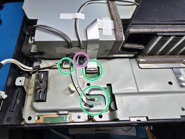 PlayStation 3 Slim Teardown, Inside the console: crwdns2935265:02crwdnd2935265:02crwdnd2935265:03crwdne2935265:0