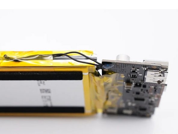 SAMSUNG 10000mAh 25W PD charger Power bank Teardown, Check the Electronic Components: 步骤 3 中的图像 2，3