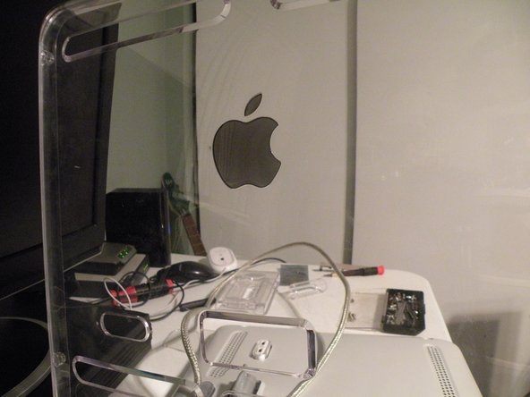 Apple Studio Display M7649 Teardown: crwdns2935265:04crwdnd2935265:03crwdnd2935265:03crwdne2935265:0