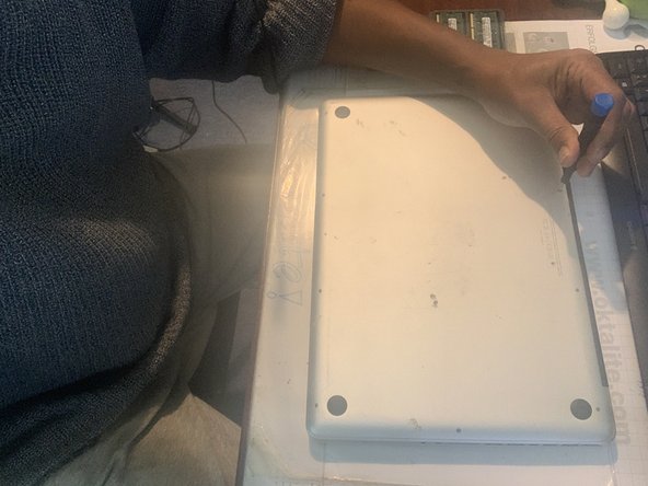 laos MacBook Pro 15" Unibody Late 2011 Disassembly, The boring secretary work is unavoidable!: step 2, image 3 of 3