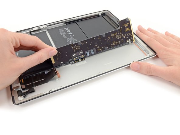 iPad 2 Wi-Fi EMC 2560 Logic Board Replacement: 步骤 0 中的图像 2，2
