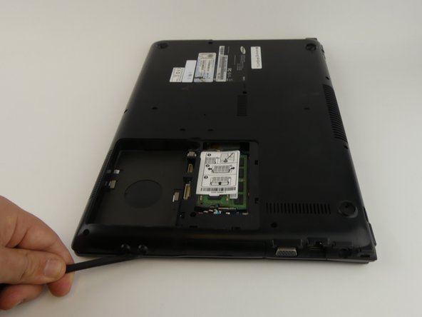 Samsung NP-QX411L Battery Replacement: crwdns2935265:010crwdnd2935265:02crwdnd2935265:03crwdne2935265:0