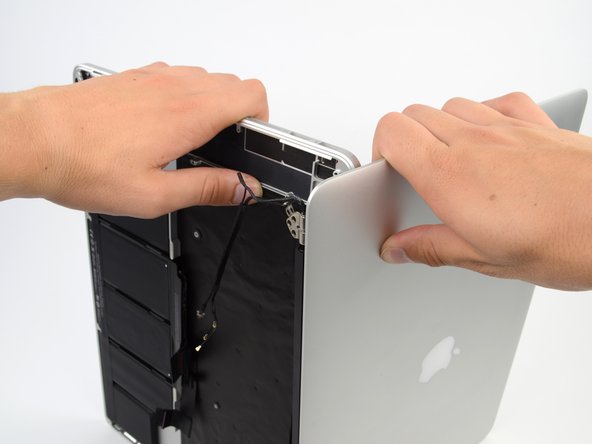 MacBook Pro 15" Retina Display Mid 2012 Upper Case Assembly Replacement: crwdns2935265:044crwdnd2935265:02crwdnd2935265:02crwdne2935265:0