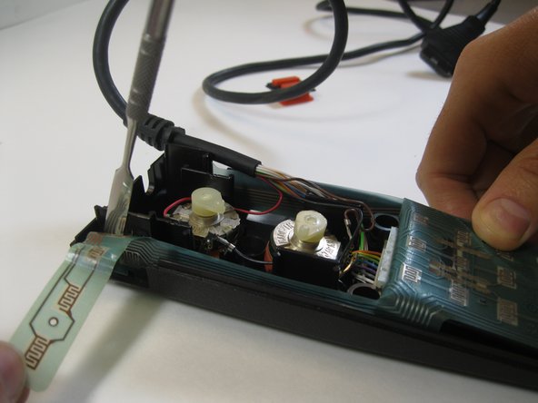 Atari 5200 Controller Flex Board Replacement, Adding the new board: crwdns2935265:04crwdnd2935265:02crwdnd2935265:03crwdne2935265:0