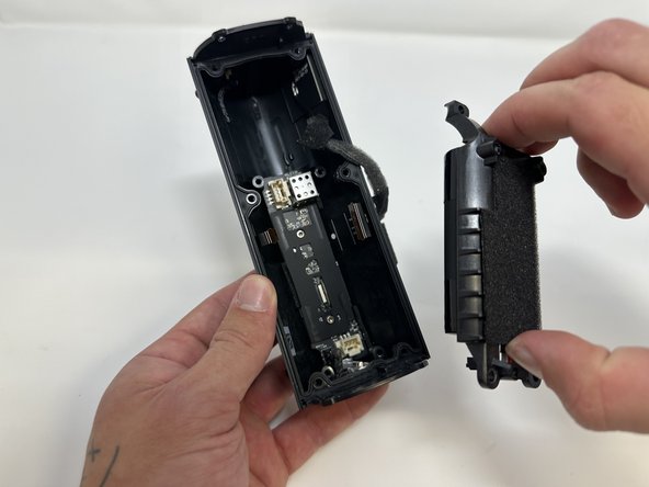 Sonos Roam Inner Circuit Board Replacement: crwdns2935265:013crwdnd2935265:02crwdnd2935265:02crwdne2935265:0