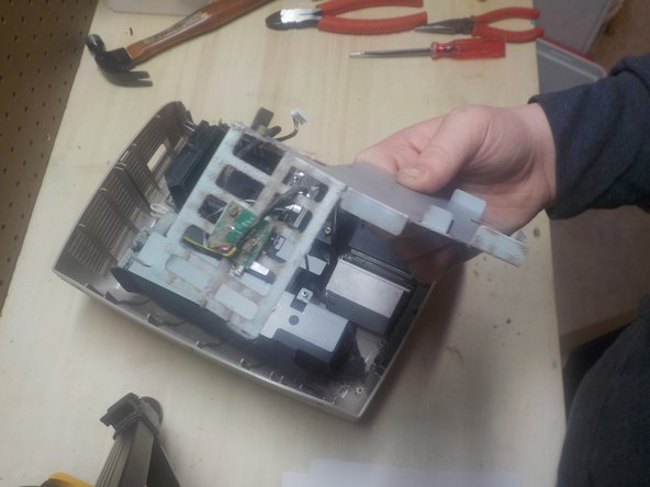 3M SCP176 DLP Projector Teardown, Remove the frame: crwdns2935265:010crwdnd2935265:02crwdnd2935265:03crwdne2935265:0