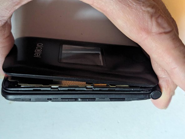Alcatel Go Flip V Flip Phone Screen Replacement: шаг 7, изображение 2 из 3