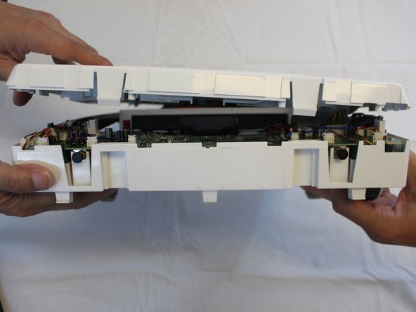 Neato Botvac D75 LCD Screen Replacement: crwdns2935265:011crwdnd2935265:02crwdnd2935265:02crwdne2935265:0